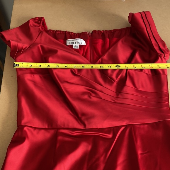 Chetta B Dress. Red Sateen Feel. Size 12. Beautiful Fabric - Picture 14 of 14